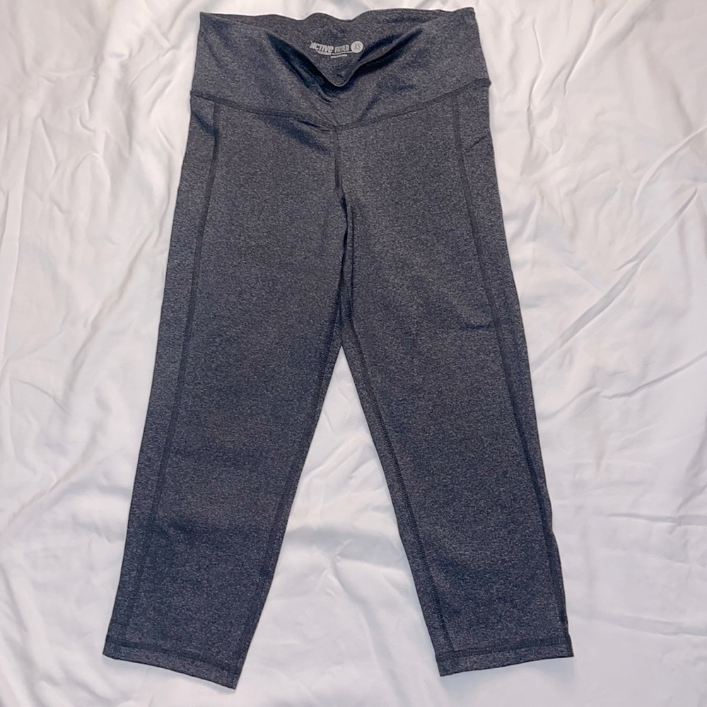 Old Navy Active cropped yoga pants gray size XS